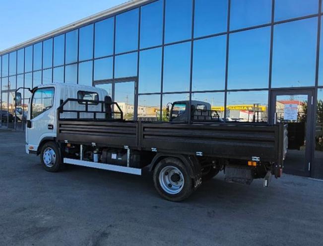 Бортовой грузовой JAC 56