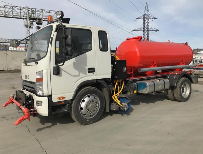Комбинированная дорожная машина JAC N120 КДМ
