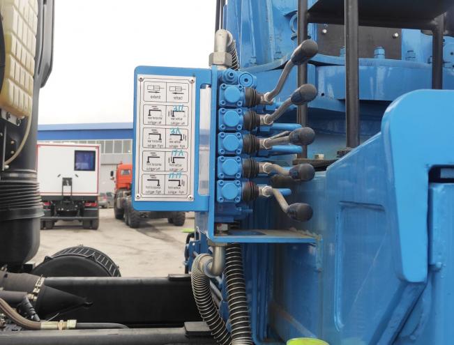 Грузовой бортовой Shacman 6х6 с ГМ Hubei
